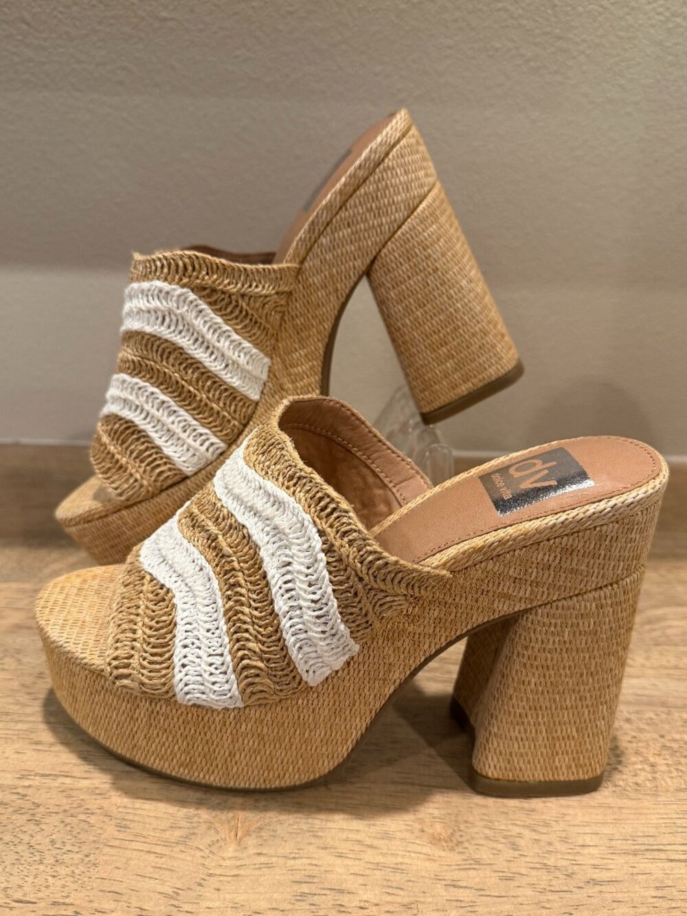 DV Dolce Vita Natural Raffia Block Heel Mule Sandals Size 6